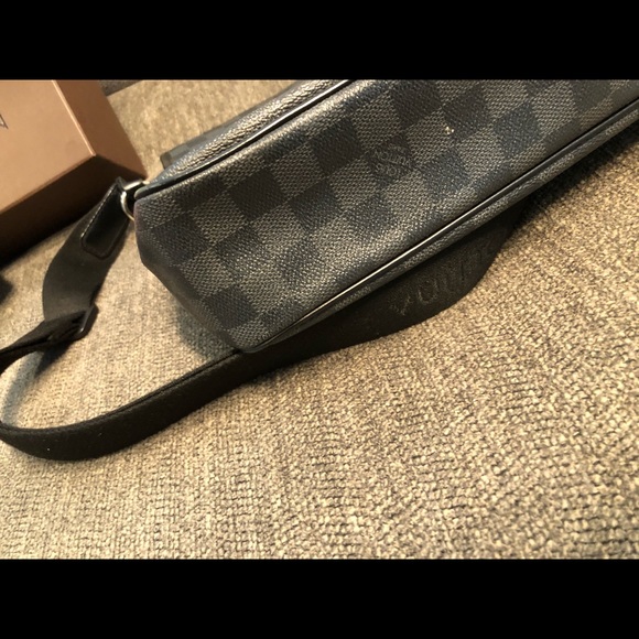Louis Vuitton graphite messenger - Picture 13 of 13